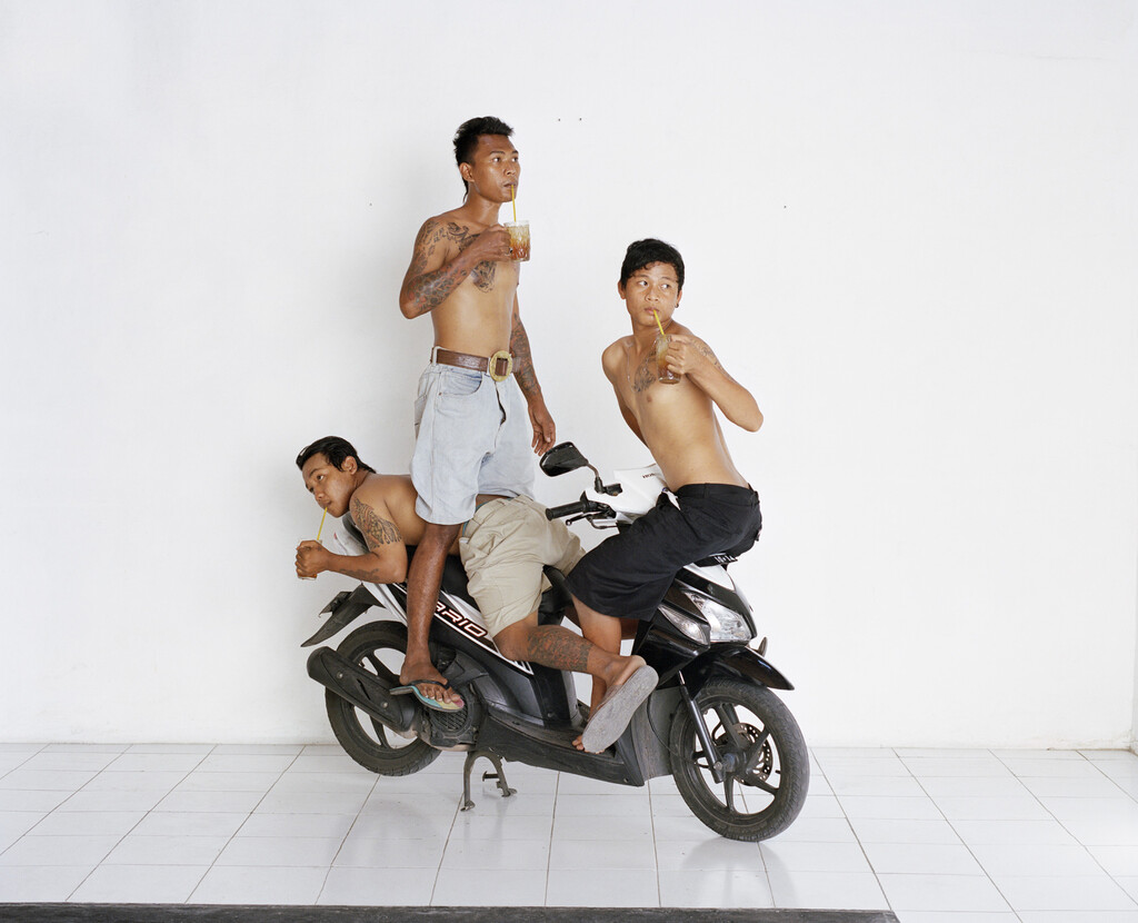 164° on the Equator - © Charles Negre